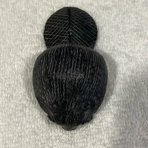 A Wolf Original Grey Handmade Beaver Soapstone Sculpture Made In Canada - Picture 2 of 10